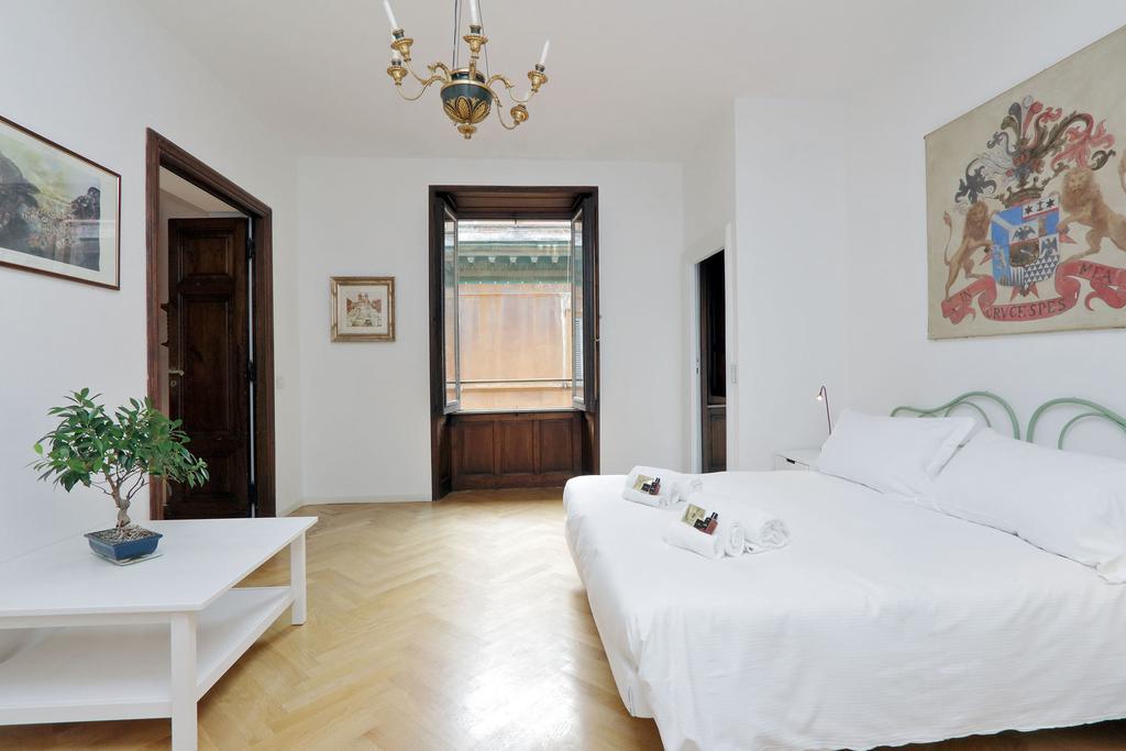 Condotti Charme - My Extra Rome